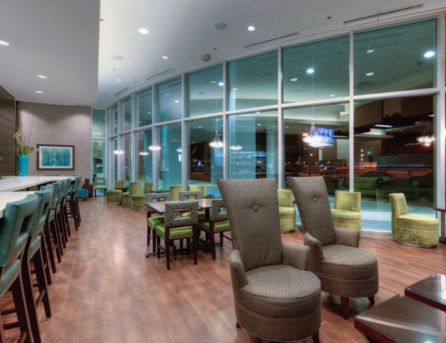 Holiday Inn Saskatoon Downtown – The Hub Lounge
