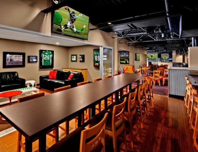 Red Zone Premium Sports Bar – Table & Booth Seating